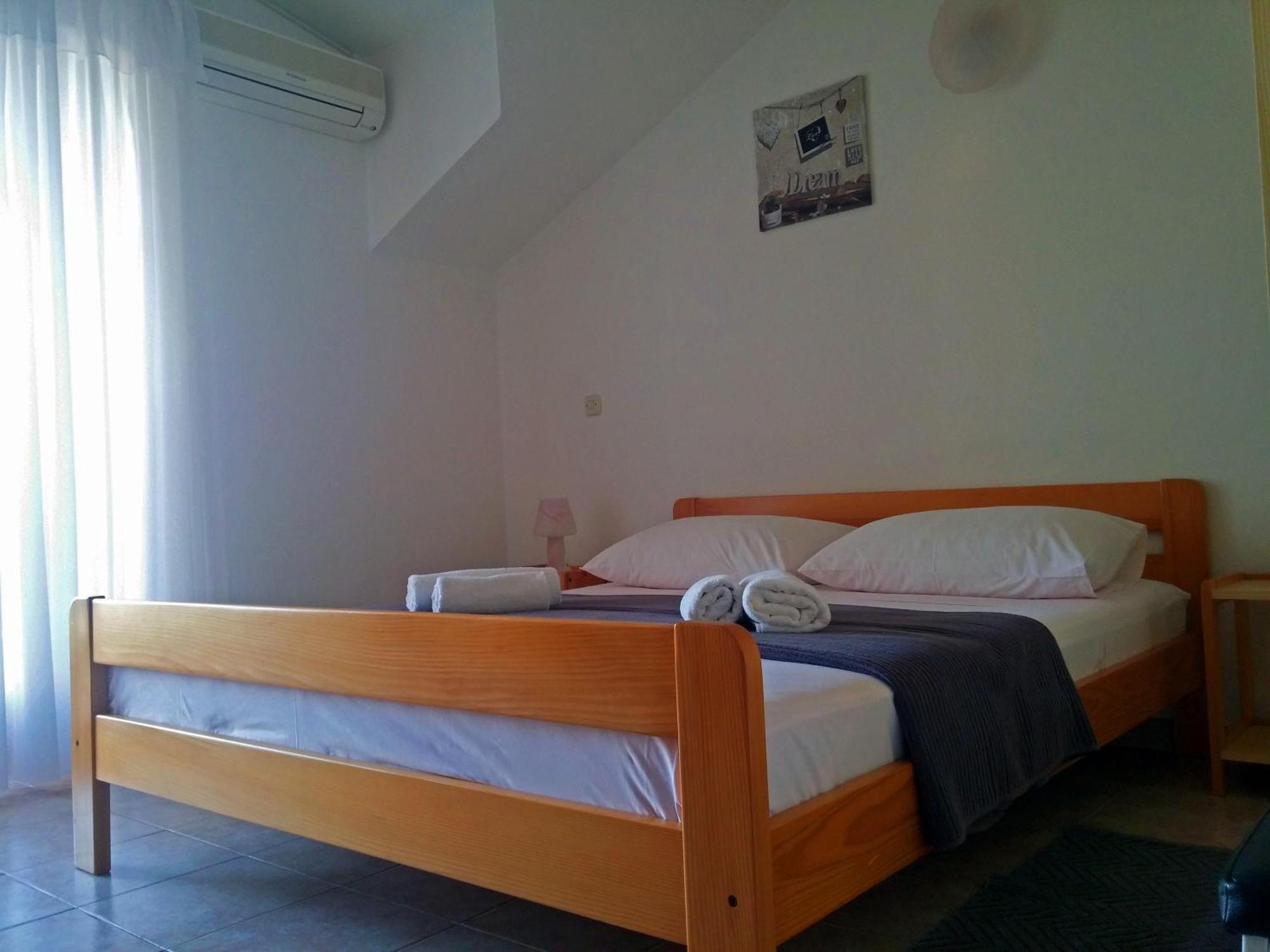 Apartments And Rooms Saric Jadrija Rum bild