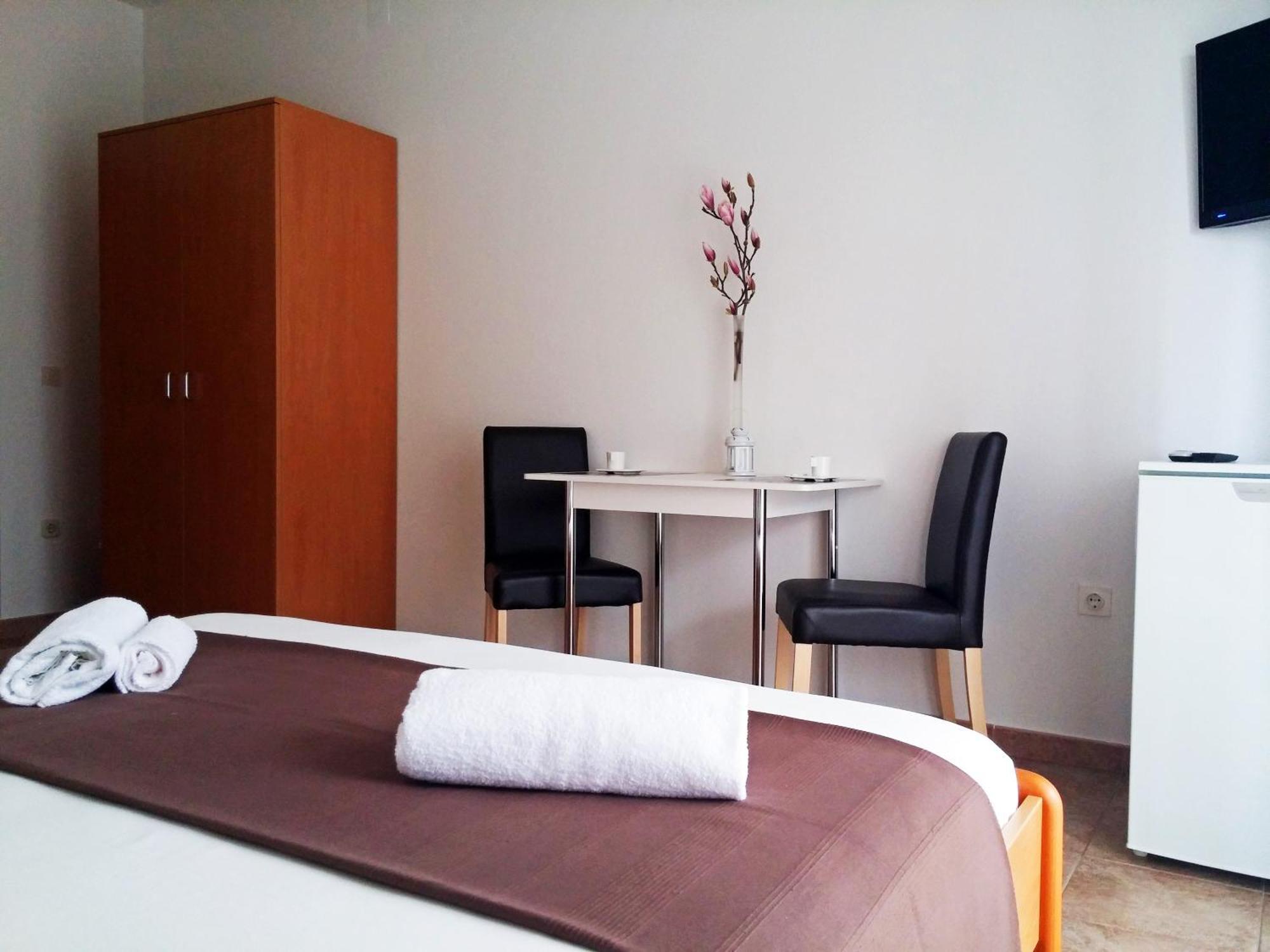 Apartments And Rooms Saric Jadrija Rum bild